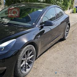 تسلا موديل 3